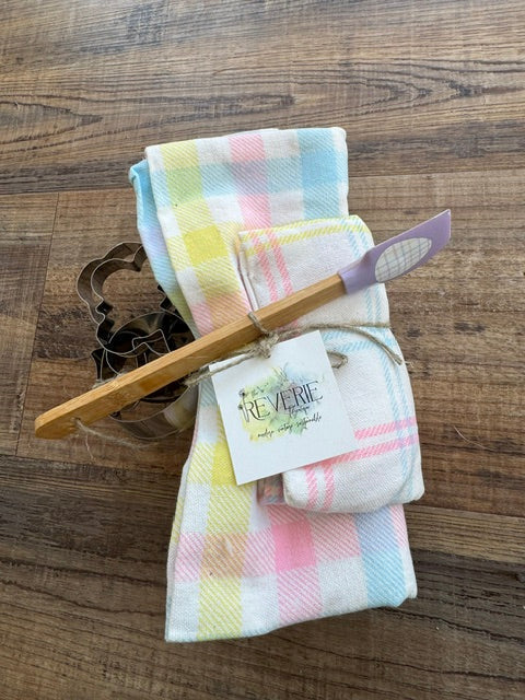 Spring themed Mommy & Me Baking Set with One Spatula